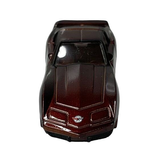 Johnny Lightning Corvette 50th Anniversary -1978 Chevrolet Corvette Dark Claret - Picture 2 of 8